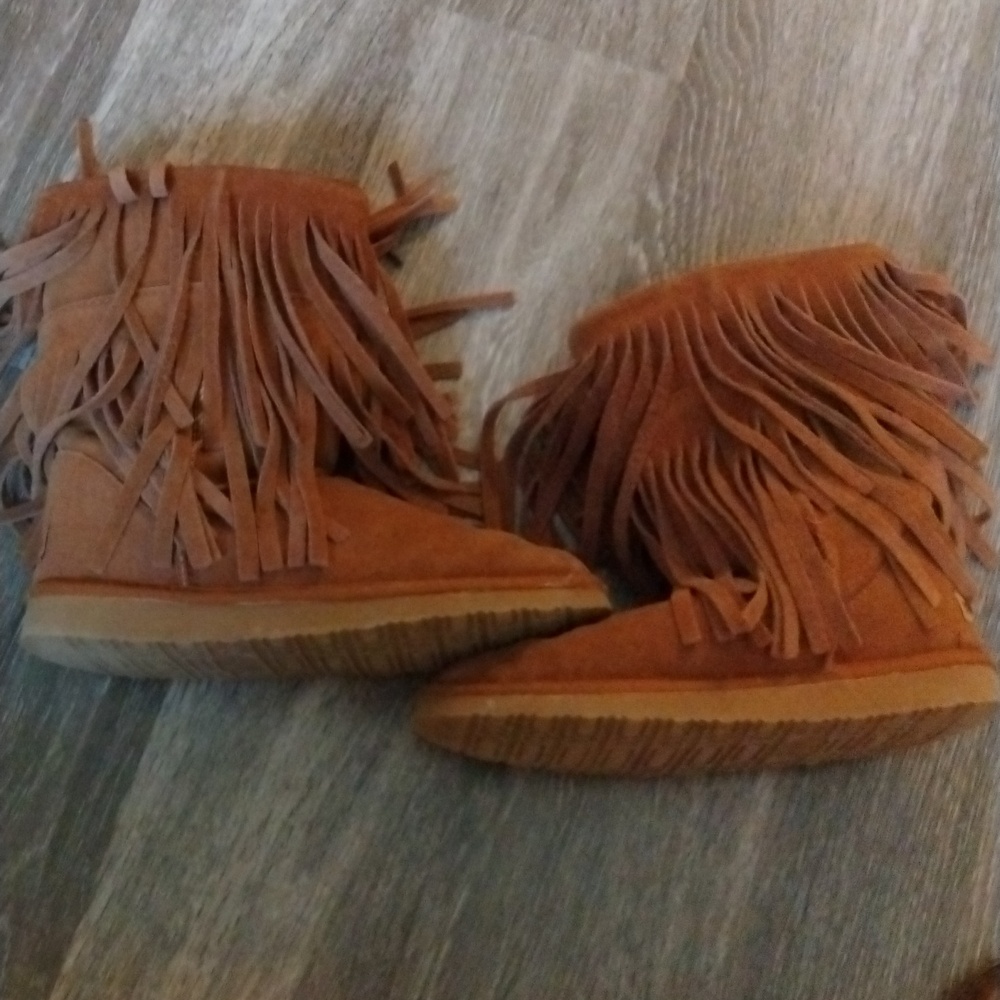 MINNETONKA- Fringe Saude Boots Size 8 - Picture 2 of 6